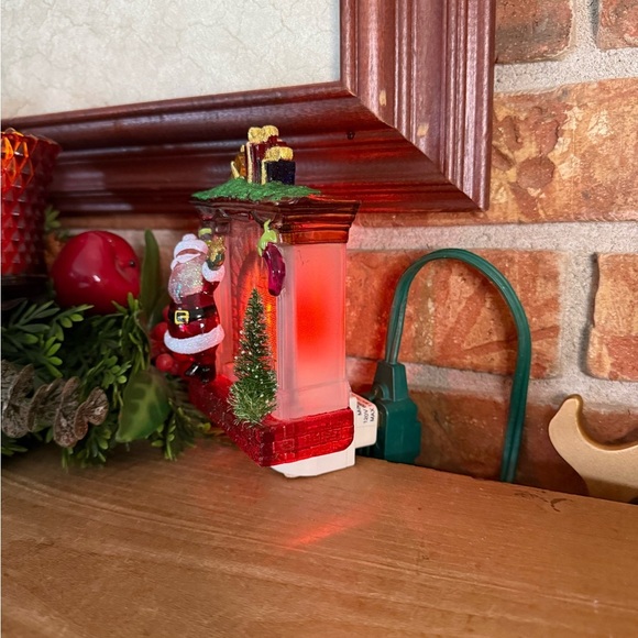 Vintage 1994 Festive Santa Fireplace Night Light - Picture 5 of 7